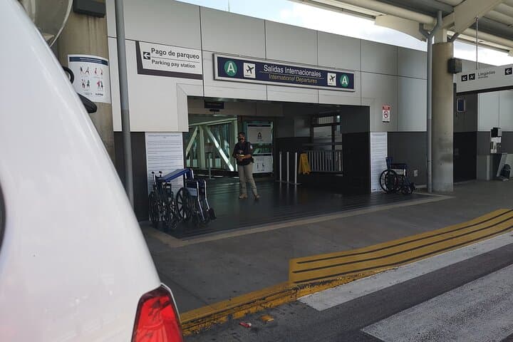 Private Transfer from La Fortuna to Puerto Viejo & Cahuita (Limon) — Door-to-Door Minivan (4–5 hrs) photo 4