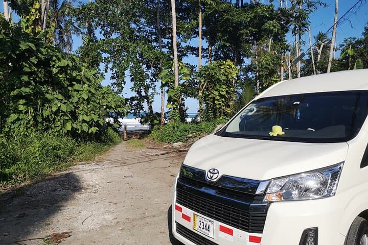 Private Transfer San José Airport to Puerto Viejo and Cahuita — Door-to-Door Minivan photo 3