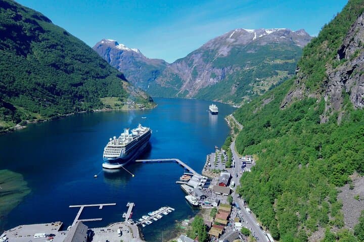 Geiranger Highlights: Flydalsjuvet & Eagle Bend Photo Tour photo 3
