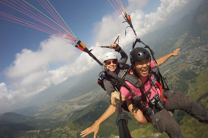 Paragliding Over Bogotá: 20-Minute Tandem Flight from Sopó photo 2