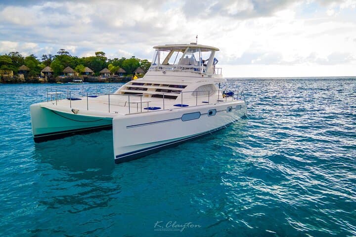 Montego Bay 3-Hour Private Yacht Charter with Snorkeling, Open Bar & Snacks