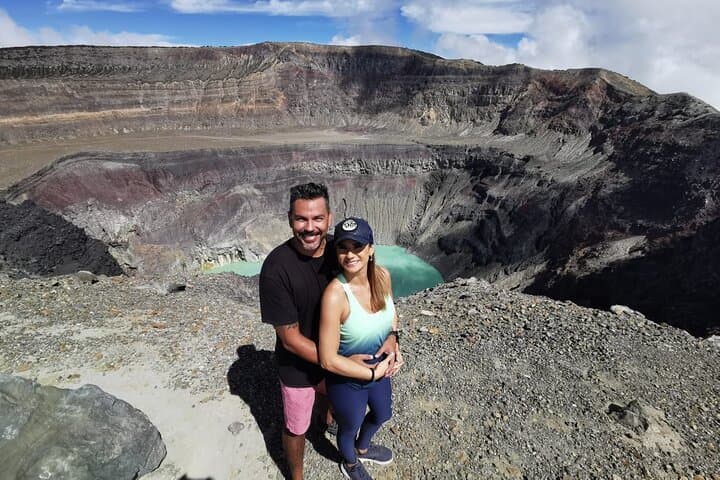 Santa Ana Volcano Day Hike and Coatepeque Lake: Private Tour Guide to Ilamatepec photo 2