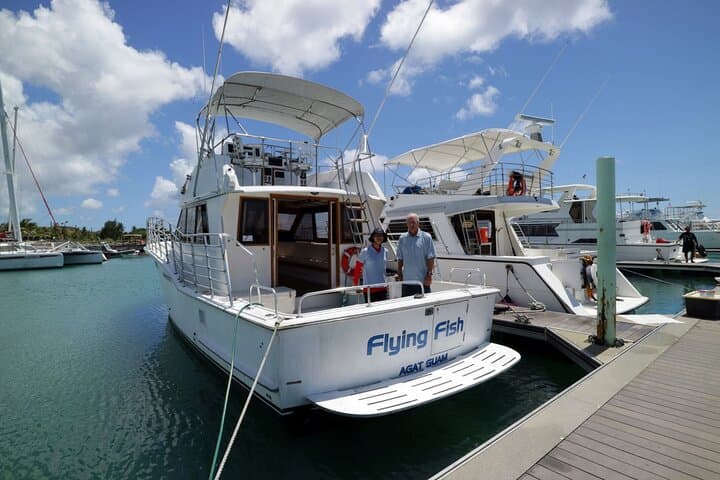 Guam Dolphin Cruise and Piti Bay Snorkel with Lunch photo 4