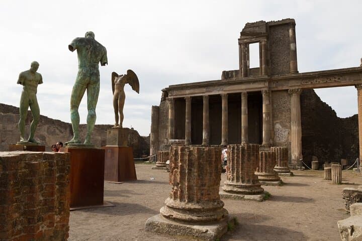 Rome to Pompeii & Positano: Private Day Tour to the Ruins and Amalfi Coast photo 2