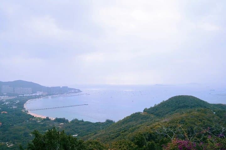 Sanya Private Day Tour — Nanshan Cultural Zone & Luhuitou Park Guide photo 3