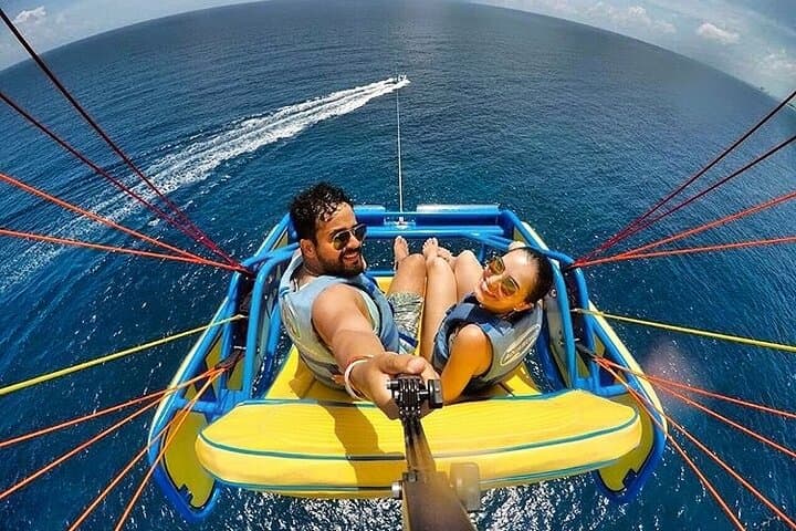 Cancun Parasailing: Sky Rider Oceanside 325-Foot Caribbean Flight