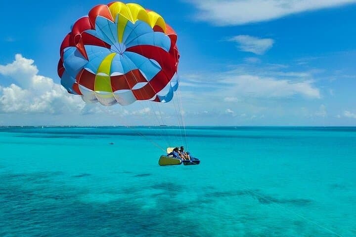 Cancun Parasailing: Sky Rider Oceanside 325-Foot Caribbean Flight photo 6