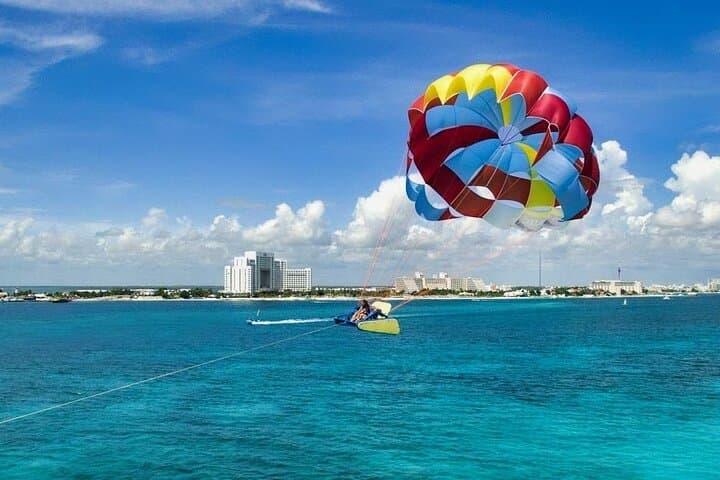 Cancun Parasailing: Sky Rider Oceanside 325-Foot Caribbean Flight photo 5