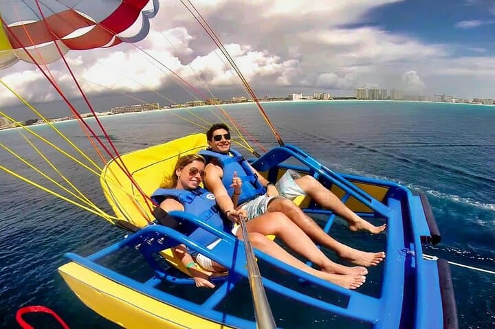 Cancun Parasailing: Sky Rider Oceanside 325-Foot Caribbean Flight photo 3