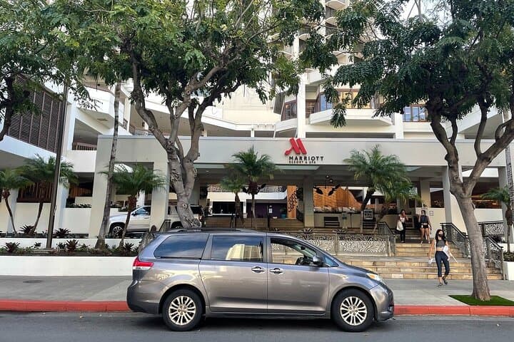 Private Minivan Transfer: Honolulu Airport to Ko Olina Hotels — Smooth Door-to-Door Service photo 4