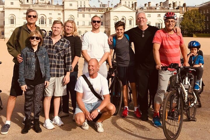 Morning Bike Tour of London's Landmarks: 3.5-Hour Kensington to Westminster Ride photo 4