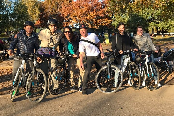 Morning Bike Tour of London's Landmarks: 3.5-Hour Kensington to Westminster Ride photo 6