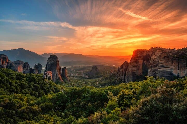 Meteora Sunset Tour: Monasteries, Caves & Panoramic Views