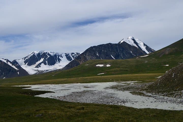Altai Tavan Bogd Trek: 10-Day Nomad Camps, Malchin Peak & Khoton Lake photo 3