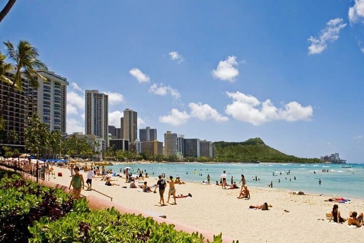 Smooth Arrival: Private Luxury SUV Transfer from HNL to Honolulu photo 5