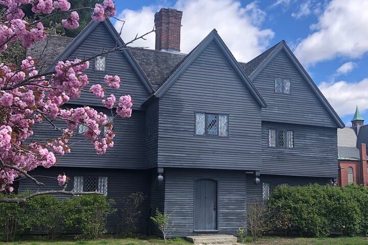 Salem Uncovered: Witch Trials Walking Tour and 1692 History