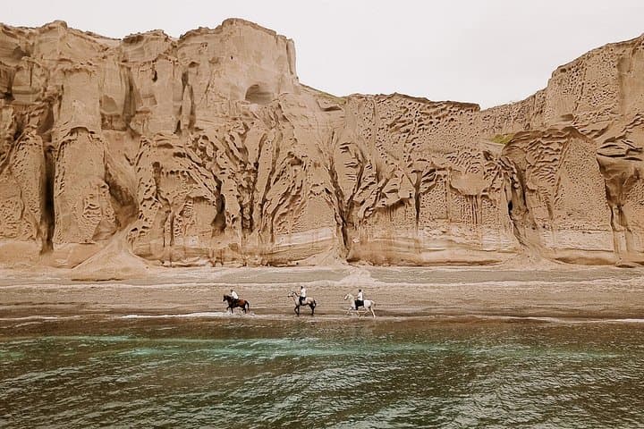 Santorini Beach Gallop: Caldera Cliff Horse Riding Safari for Experienced Riders photo 4