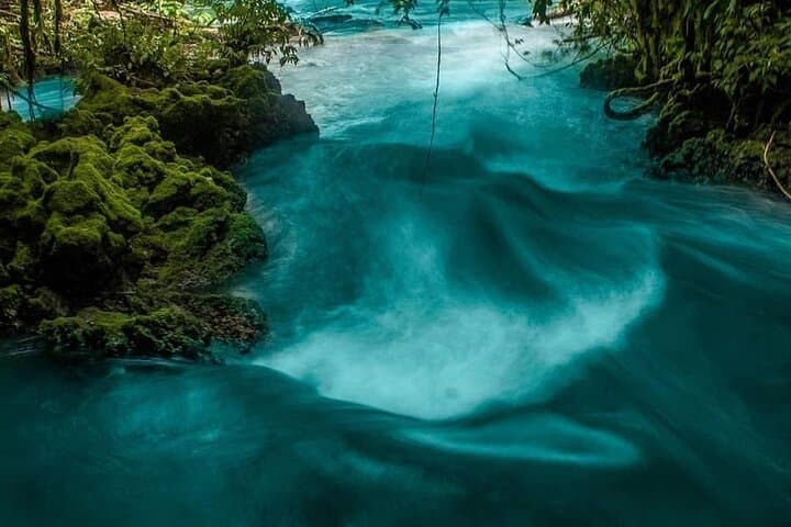 Hun Nal Ye Cenote Day Tour from Cobán: Swim, Tube & Boat in Turquoise Pools photo 6