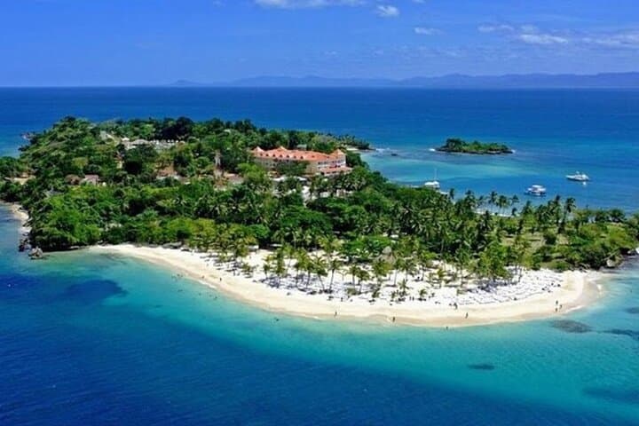 Full-Day Samana Adventure: El Limón Waterfall, Cayo Levantado & Horseback Safari photo 5