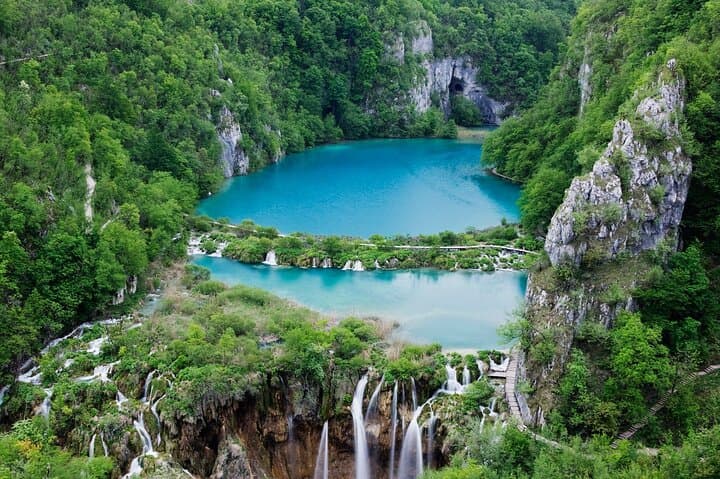 Private Transfer from Split to Plitvice Lakes – Door-to-Door Luxury Van to Croatia’s Waterfalls photo 3