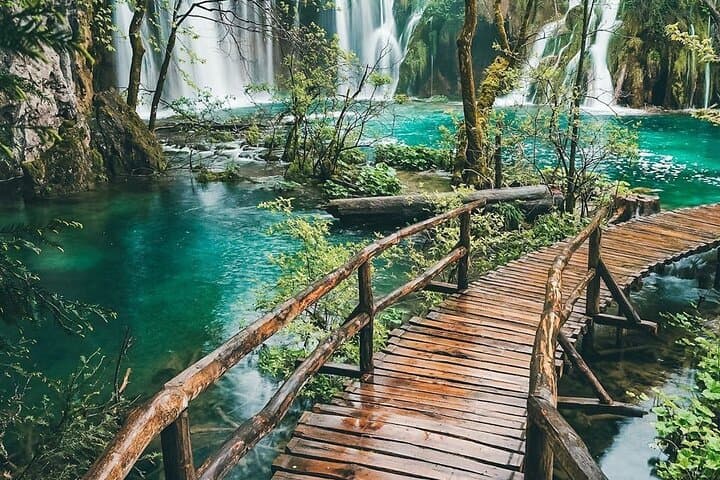 Private Transfer from Split to Plitvice Lakes – Door-to-Door Luxury Van to Croatia’s Waterfalls photo 5