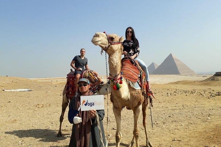 Giza Pyramids, Egyptian Museum & Khan El Khalili: Full-Day Private Tour from Cairo