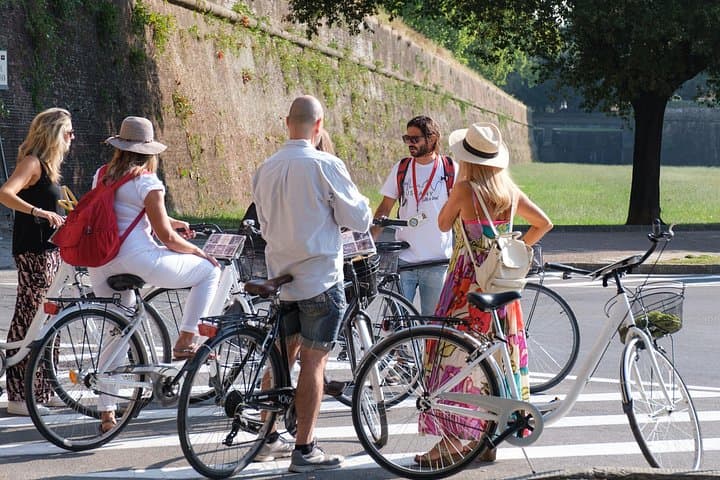 Lucca Bikes and Bites: A 3-Hour Local Bike Tour and Food Tasting photo 2