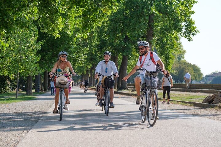 Lucca Bikes and Bites: A 3-Hour Local Bike Tour and Food Tasting photo 3