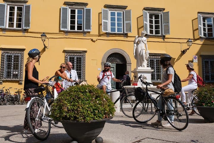 Lucca Bikes and Bites: A 3-Hour Local Bike Tour and Food Tasting photo 4