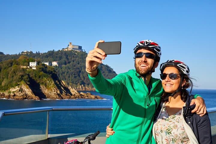 San Sebastián E‑Bike Tour: Basque History, Beaches & City Sights photo 3