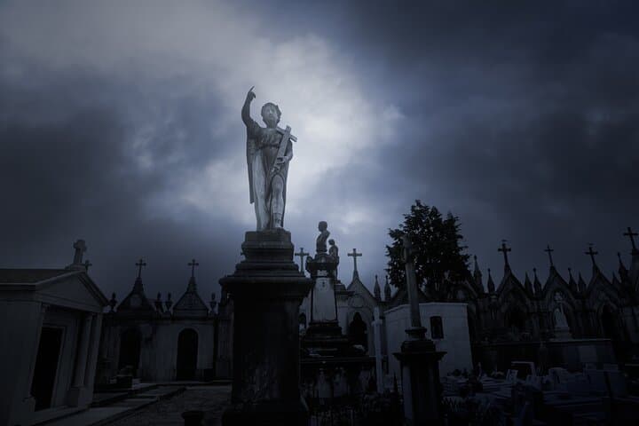 Night Cemetery and Paranormal Bus Tour in New Orleans: Haunted Graveyards & Ghost Hunt photo 1