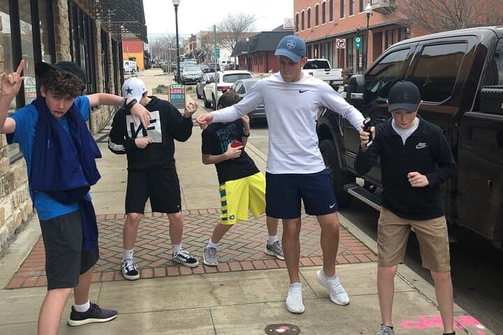 Crazy Dash Scavenger Hunt in St. Louis — App-Guided Walking Game photo 3