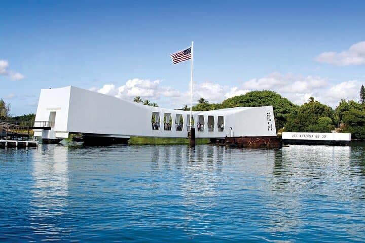 Pearl Harbor & USS Arizona Memorial: Honolulu City History Tour photo 2