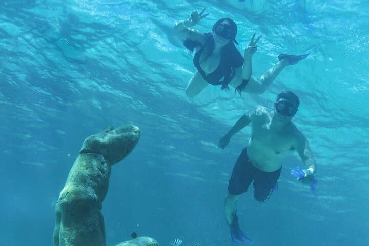 Luxury Catamaran to Isla Mujeres: Snorkel, Lunch & Open Bar photo 3