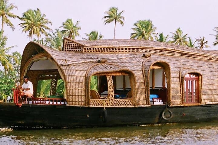 Drift Through Alleppey’s Backwaters: Private Houseboat Cruise with Lunch from Cochin photo 6