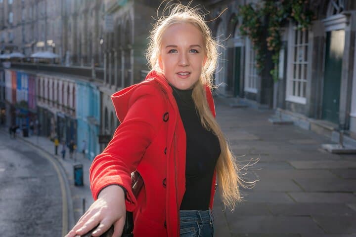 Edinburgh Old Town Photoshoot: Private Historic City Portrait Session photo 3