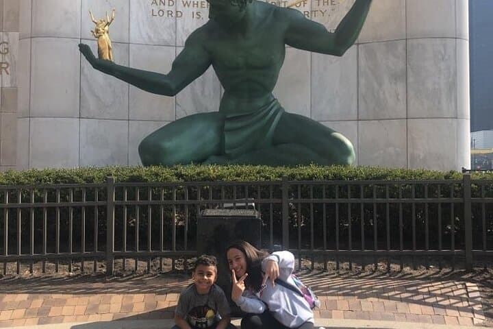 detroit-scavenger-hunt-wacky-walks-city-adventure photo 2