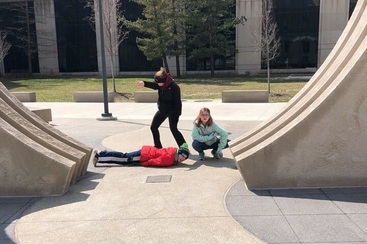 detroit-scavenger-hunt-wacky-walks-city-adventure photo 3