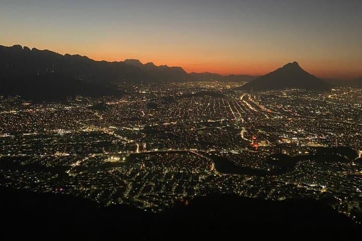 Cerro de la Silla Teleférico Sunset Hike — Monterrey City Lights & Cable Car Views photo 3