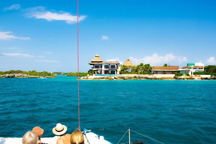 Catamaran Cruise from Cancun to Isla Mujeres: Snorkel, Beach Club & Sunset Party photo 3