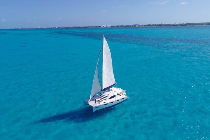 Cozumel Luxury Sailing and Snorkeling: Catamaran Cruise to El Cielo photo 1