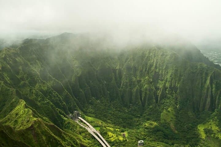 Oahu Highlights Private Guided Tour — Waikiki Landmarks, Diamond Head & Nuʻuanu Pali Views photo 4