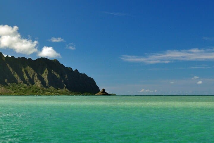 Oahu Highlights Private Guided Tour — Waikiki Landmarks, Diamond Head & Nuʻuanu Pali Views