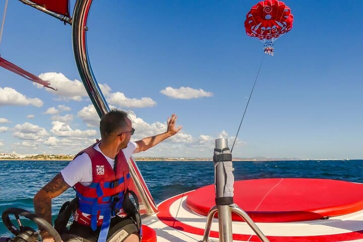 Parasailing Albufeira Marina: 80m Coastal Flight & Boat Experience photo 3