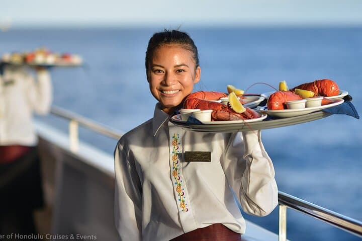 Honolulu Sunset Dinner Cruise: Deluxe Waikiki Dinner & Hawaiian Show photo 4