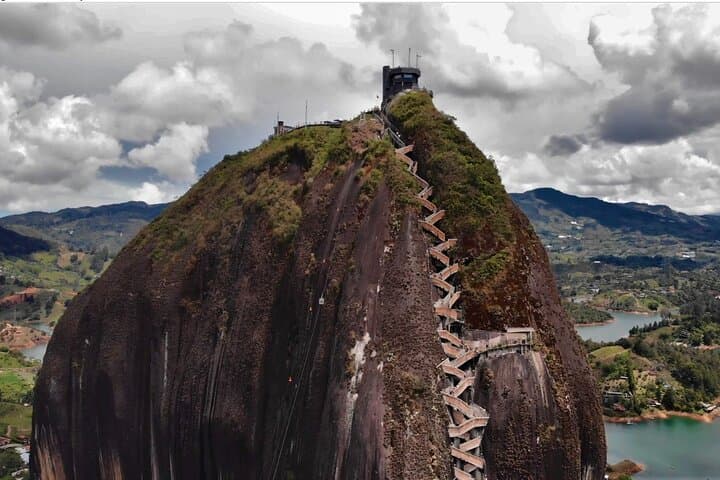 Climb El Peñol and Explore Guatapé: Private Day Tour from Medellín