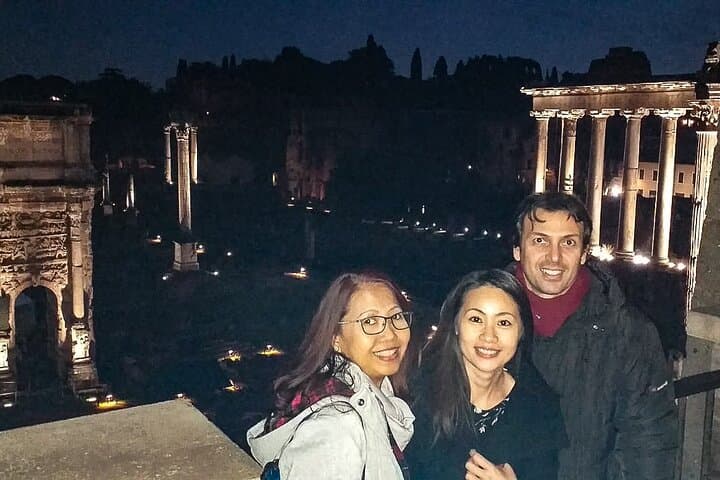 Private Rome Night Tours with Local Hosts: Personalized Walking Experiences photo 2