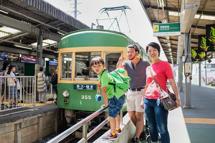 Kamakura Day Trip from Tokyo: Private Guided Tour to Temples, Trails & the Great Buddha