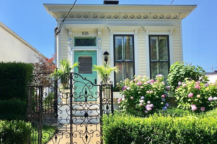 Old Louisville Walking Tour: Victorian Mansions, Floral Terrace & Witches' Tree photo 4