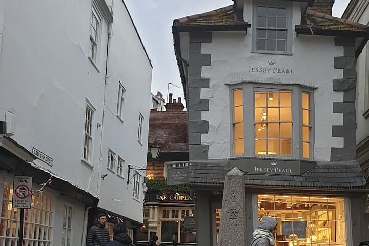 Private Driver Tour to Windsor, Eton & Hampton Court — Day Trip from London photo 4